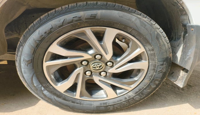 2021 Toyota Innova Crysta 2.4 GX 8 STR, Diesel, Manual, 1,19,833 km, tyre