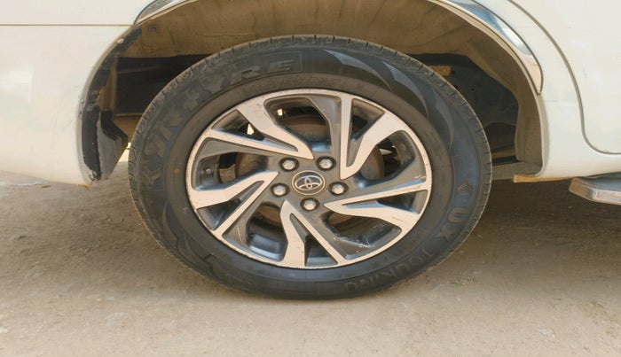 2021 Toyota Innova Crysta 2.4 GX 8 STR, Diesel, Manual, 1,19,833 km, tyre