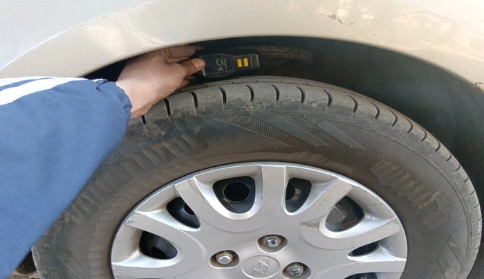 2010 Hyundai i20 MAGNA (O) 1.2, Petrol, Manual, 1,30,150 km, tyre