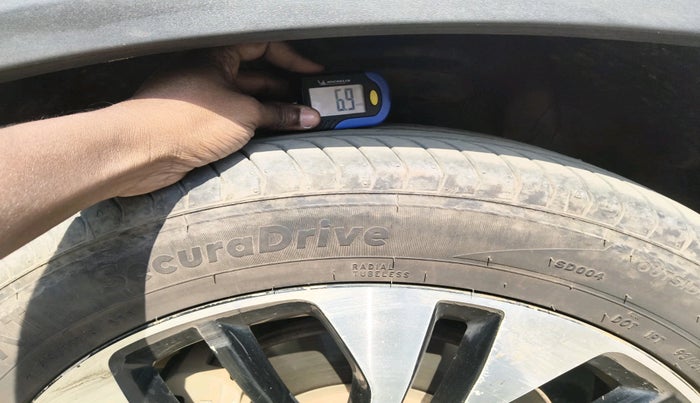 2021 MG HECTOR PLUS SHARP 2.0 DIESEL TURBO MT 6-STR DUAL TONE, Diesel, Manual, 1,16,397 km, tyre