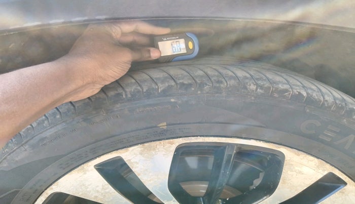 2021 MG HECTOR PLUS SHARP 2.0 DIESEL TURBO MT 6-STR DUAL TONE, Diesel, Manual, 1,16,397 km, tyre