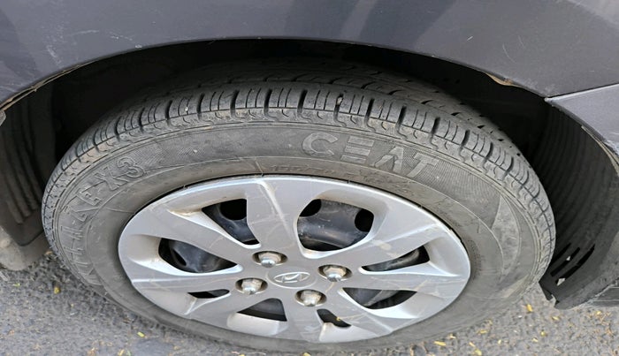 2016 Hyundai Eon MAGNA +, Petrol, Manual, 77,237 km, tyre