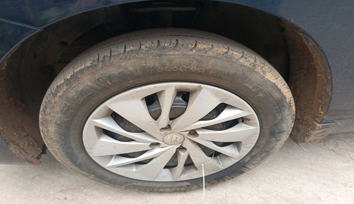 2024 Maruti Baleno DELTA PETROL 1.2, Petrol, Manual, 72,764 km, tyre