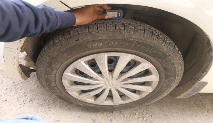 2015 Maruti Swift Dzire VDI, Diesel, Manual, 1,45,550 km, tyre