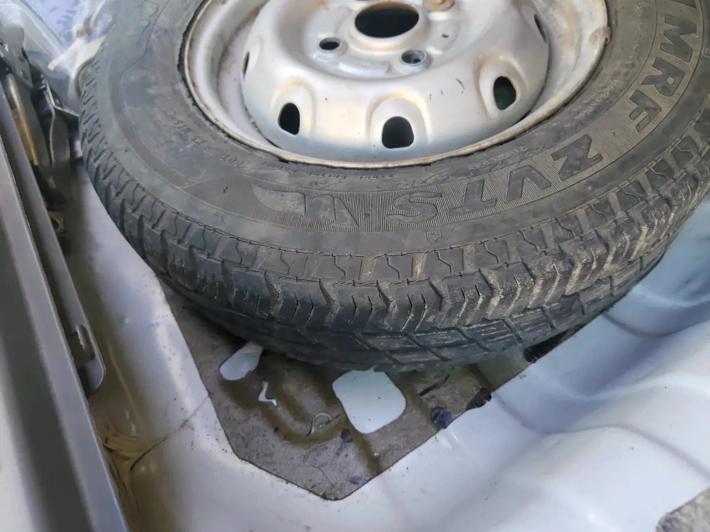 2010 Maruti Alto LXI, Petrol, Manual, 15,257 km, tyre