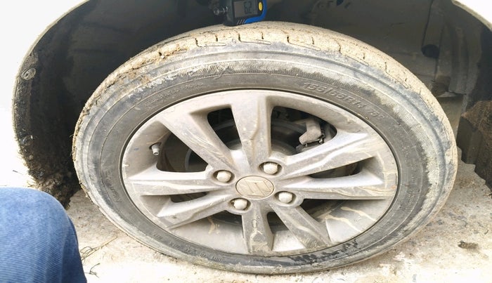 2017 Maruti Wagon R 1.0 VXI+ AMT, Petrol, Automatic, 25,788 km, tyre