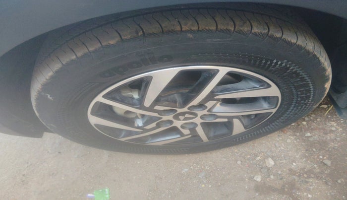 2024 Mahindra XUV 3XO AX5L 1.2 TGDi AT, Petrol, Automatic, 32,915 km, tyre