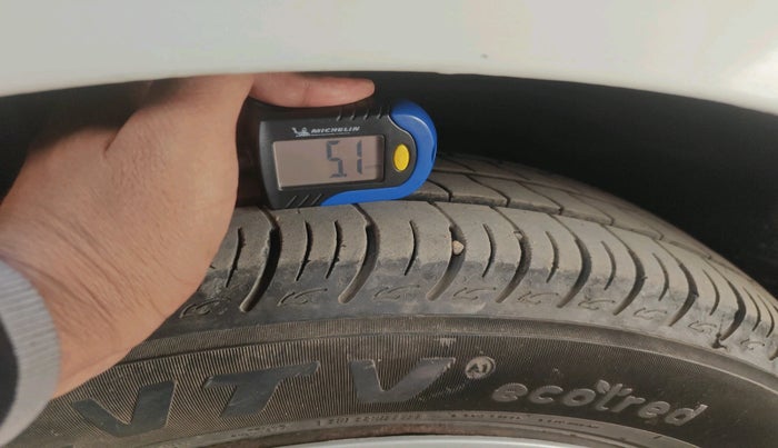 2017 Maruti Ertiga VXI CNG, Petrol, Manual, 52,294 km, tyre