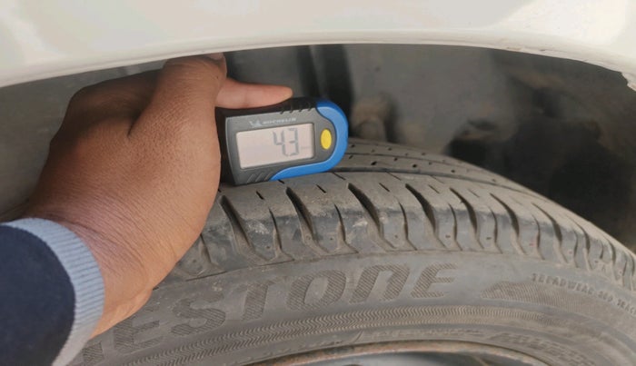 2017 Maruti Ertiga VXI CNG, Petrol, Manual, 52,294 km, tyre