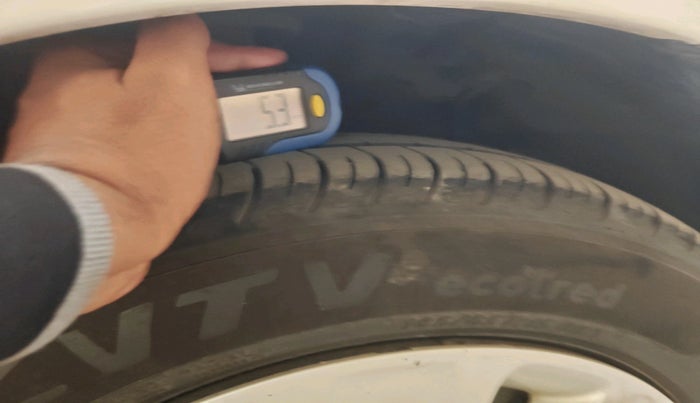 2017 Maruti Ertiga VXI CNG, Petrol, Manual, 52,294 km, tyre