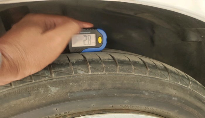 2017 Maruti Ertiga VXI CNG, Petrol, Manual, 52,294 km, tyre