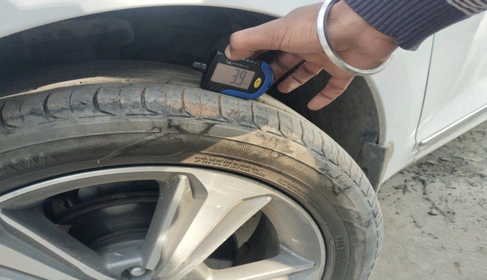 2019 Hyundai Verna 1.6 VTVT SX, Petrol, Manual, 67,663 km, tyre