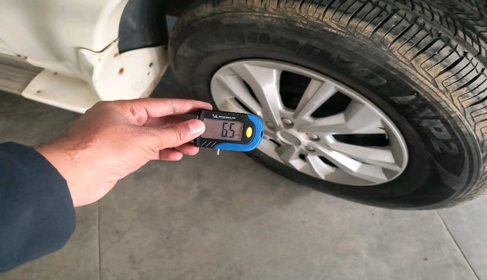 2013 Mahindra Scorpio SLE, Diesel, Manual, 1,62,559 km, tyre