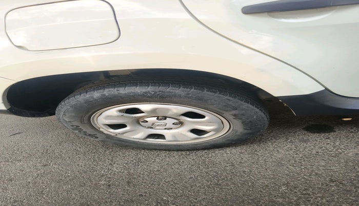 2014 Renault Duster 85 PS RXL DIESEL, Diesel, Manual, 99,582 km, tyre