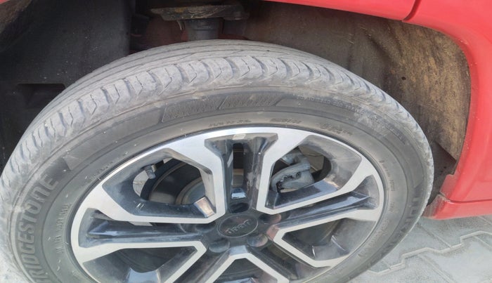 2023 Jeep Compass MODEL S (O) DIESEL 4X4 AT, Diesel, Automatic, 26,474 km, tyre