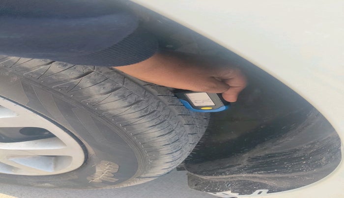 2017 Renault Duster RXL PETROL, Petrol, Manual, 1,70,101 km, tyre