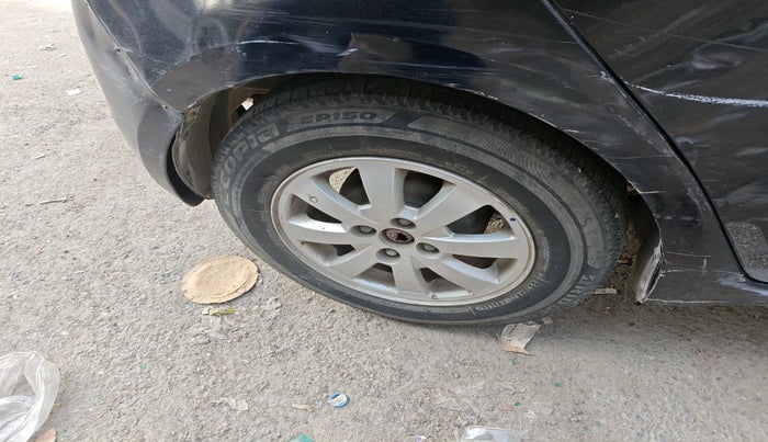 2011 Maruti Swift ZXI, Petrol, Manual, 1,34,503 km, tyre