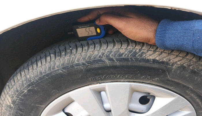 2017 Maruti Swift LXI (O), Petrol, Manual, 72,988 km, tyre