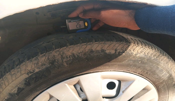 2017 Maruti Swift LXI (O), Petrol, Manual, 72,988 km, tyre