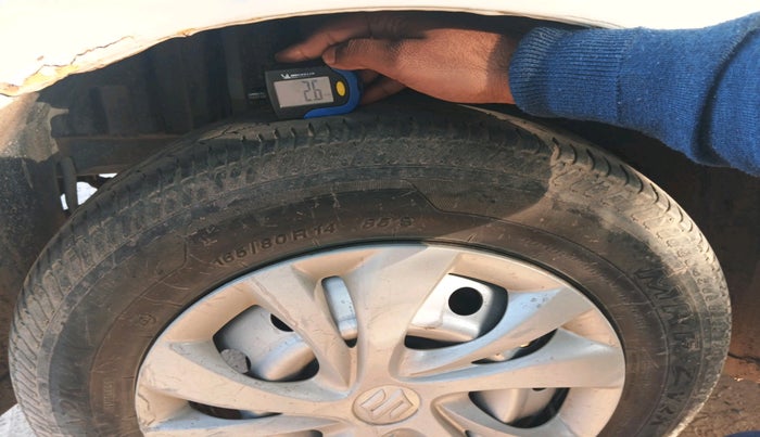 2017 Maruti Swift LXI (O), Petrol, Manual, 72,988 km, tyre