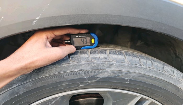 2016 Hyundai Creta SX PLUS  ANNIVERSARY EDITION 1.6 PETROL, Petrol, Manual, 80,458 km, tyre