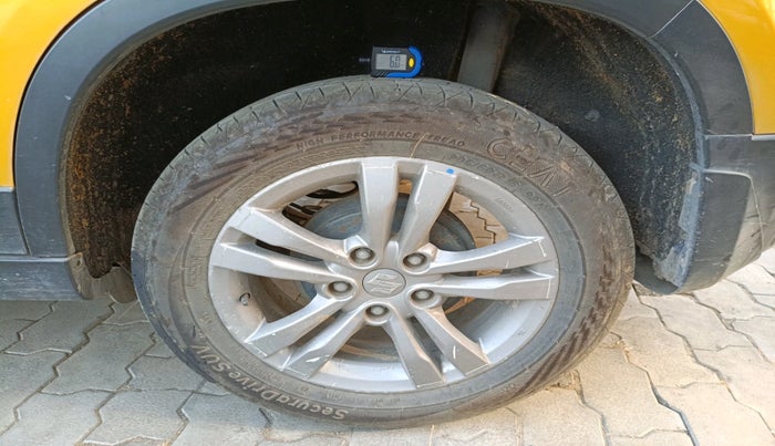 2016 Maruti Vitara Brezza ZDI PLUS DUAL TONE, Diesel, Manual, 94,891 km, tyre