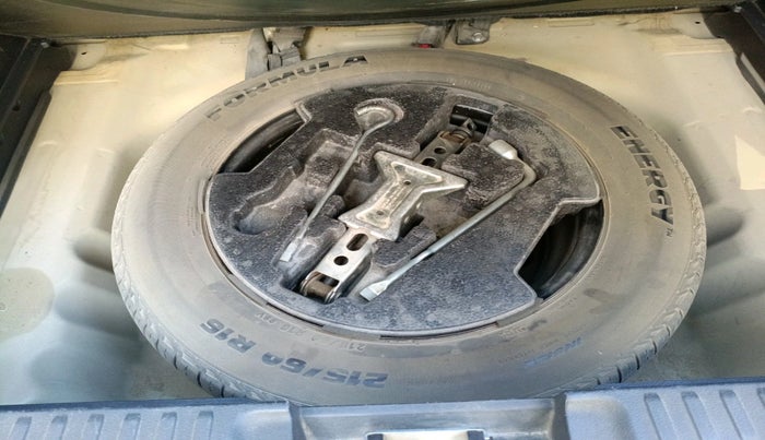 2016 Maruti Vitara Brezza ZDI PLUS DUAL TONE, Diesel, Manual, 94,891 km, tyre