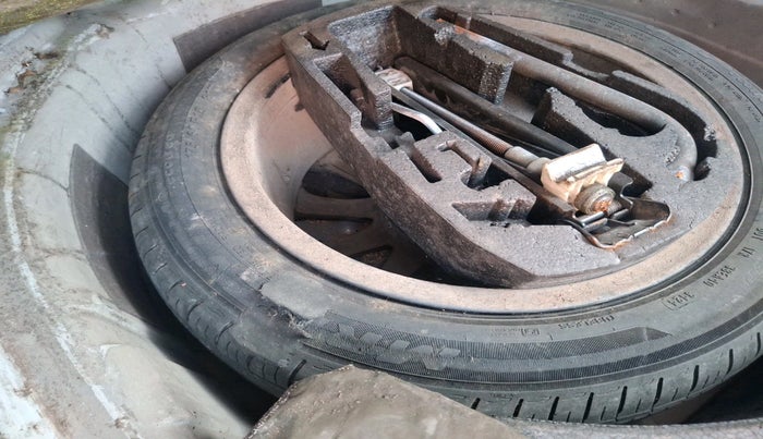 2015 Skoda Rapid 1.5 TDI CR ELEGANCE AT, Diesel, Automatic, 1,70,073 km, tyre