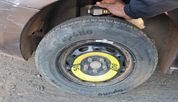 2015 Skoda Rapid 1.5 TDI CR ELEGANCE AT, Diesel, Automatic, 1,70,073 km, tyre