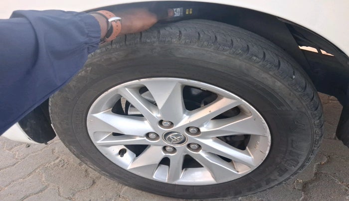 2018 Toyota Innova Crysta 2.4 G 7 STR, Diesel, Manual, 1,64,584 km, tyre