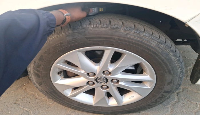 2018 Toyota Innova Crysta 2.4 G 7 STR, Diesel, Manual, 1,64,584 km, tyre