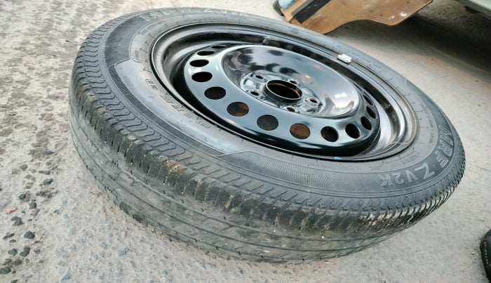 2013 Honda Accord 2.4L I-VTEC AT, Petrol, Automatic, 1,15,155 km, tyre