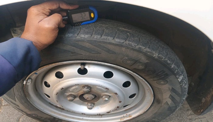 2013 Maruti Wagon R 1.0 LXI CNG, Petrol, Manual, 1,39,169 km, tyre