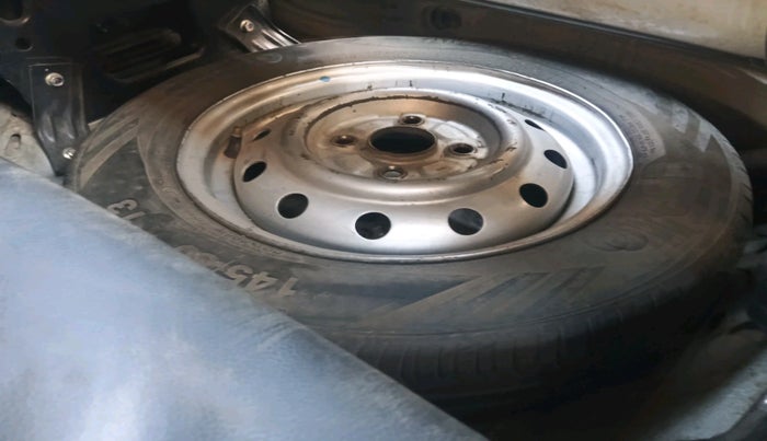 2013 Maruti Wagon R 1.0 LXI CNG, Petrol, Manual, 1,39,169 km, tyre