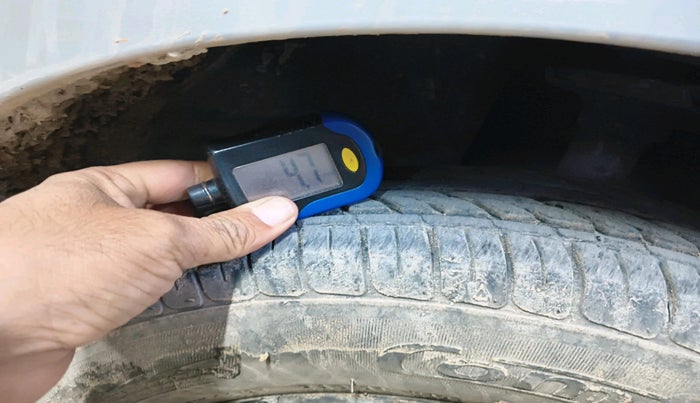 2016 Datsun Redi Go T (O), Petrol, Manual, 64,874 km, tyre