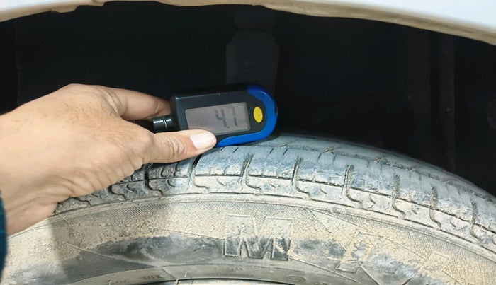 2016 Datsun Redi Go T (O), Petrol, Manual, 64,874 km, tyre