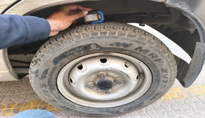 2010 Maruti Alto LXI, Petrol, Manual, 23,048 km, tyre