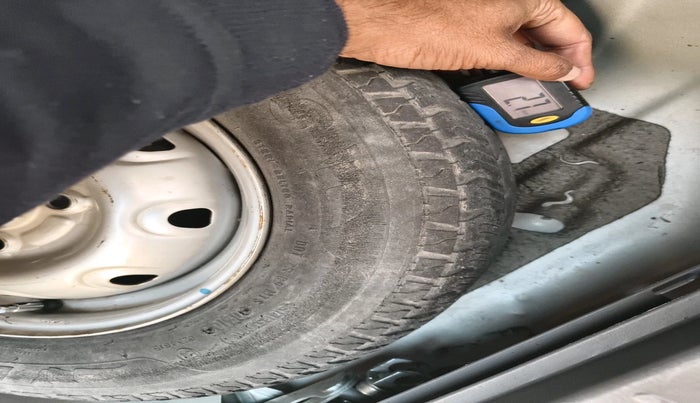 2010 Maruti Alto LXI, Petrol, Manual, 23,048 km, tyre