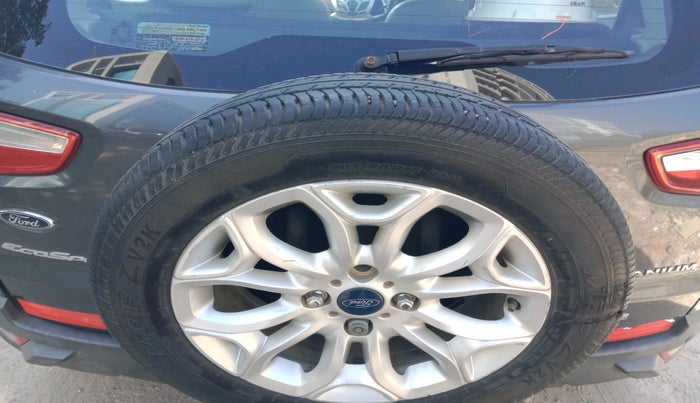 2017 Ford Ecosport TITANIUM 1.5L DIESEL, Diesel, Manual, 1,29,953 km, tyre