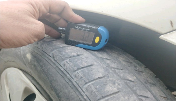 2018 Maruti Celerio VXI CNG, Petrol, Manual, 1,22,986 km, tyre