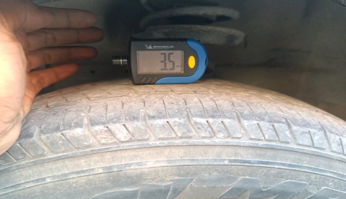 2017 Maruti Swift LDI, Diesel, Manual, 1,67,564 km, tyre