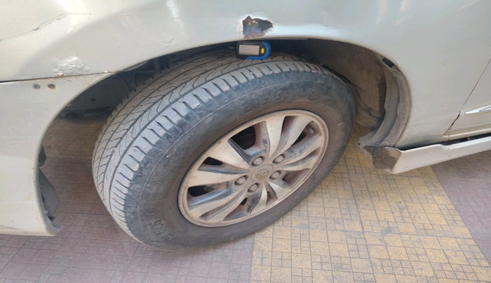 2015 Toyota Innova 2.5 VX 7 STR, Diesel, Manual, 1,49,942 km, tyre