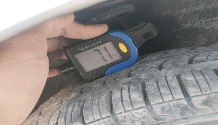 2010 Hyundai Santro Xing GLS, Petrol, Manual, 1,02,544 km, tyre