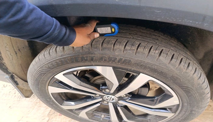 2024 MG HECTOR SMART PRO 2.0 TURBO DIESEL, Diesel, Manual, 5,935 km, tyre