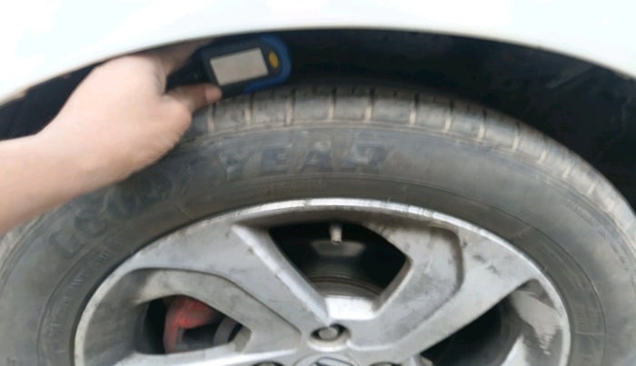 2015 Honda City 1.5L I-VTEC VX CVT, Petrol, Automatic, 1,15,298 km, tyre