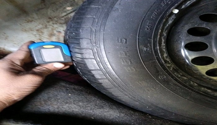 2015 Honda City 1.5L I-VTEC VX CVT, Petrol, Automatic, 1,15,298 km, tyre