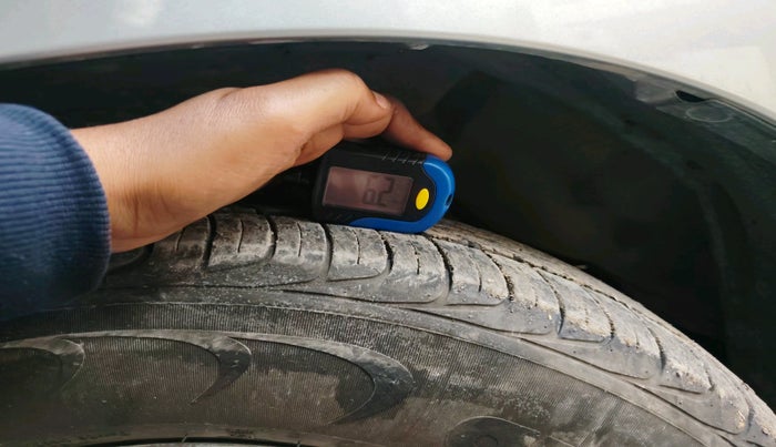 2021 Toyota Innova Crysta 2.7 GX AT 7 STR, Petrol, Automatic, 24,616 km, tyre