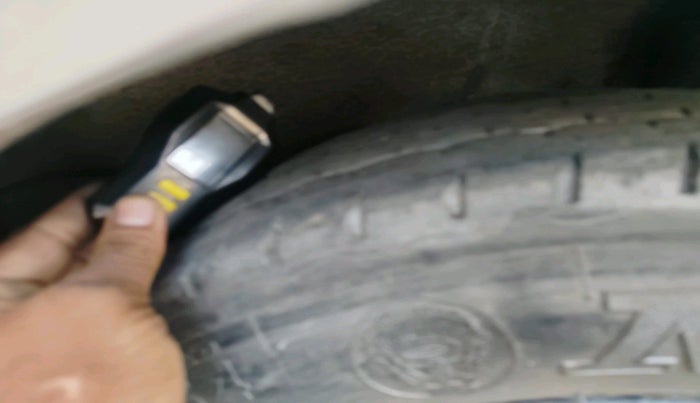 2012 Maruti Ritz LXI, Petrol, Manual, 88,488 km, tyre