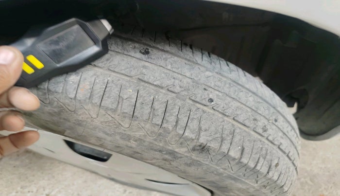 2012 Maruti Ritz LXI, Petrol, Manual, 88,488 km, tyre