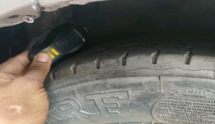 2012 Maruti Ritz LXI, Petrol, Manual, 88,488 km, tyre